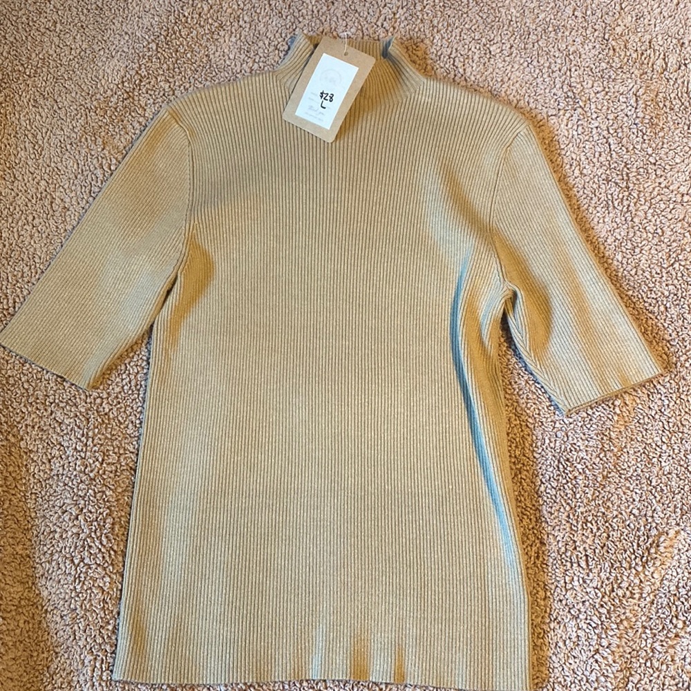 Turtle neck short sleeve ribbed top